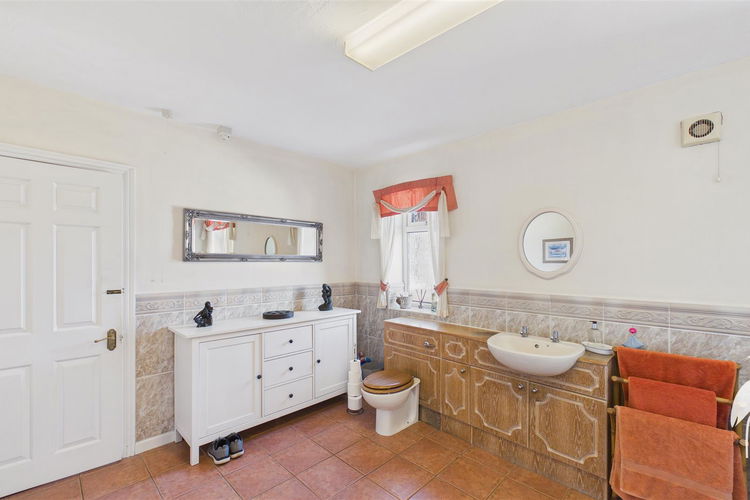 Breakfast Room - Picture 15 of 32