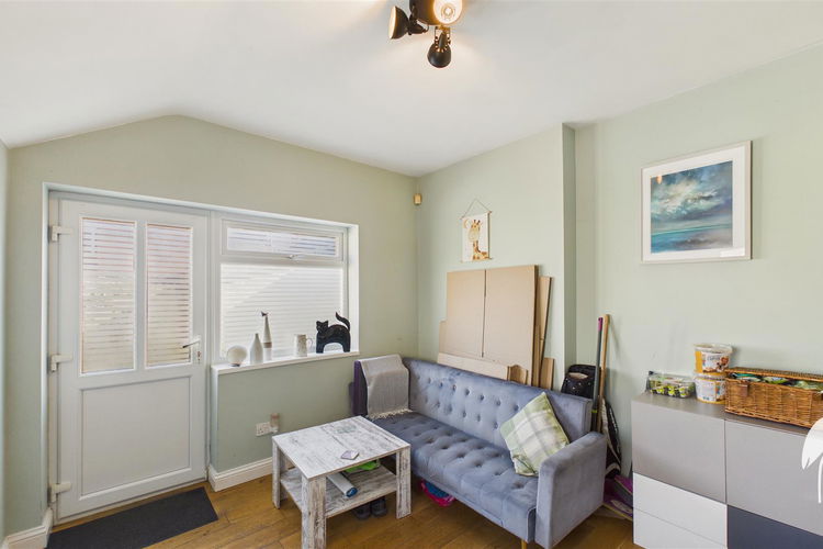 Breakfast Room - Picture 10 of 32