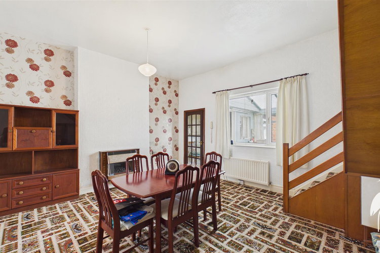 Dining Room - Picture 6 of 22