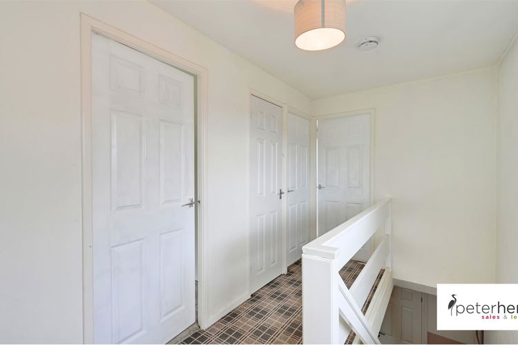 First Floor Landing - Picture 15 of 19