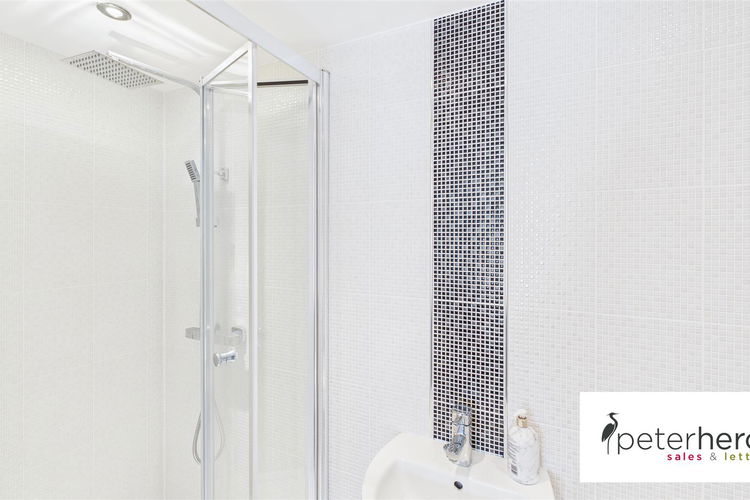 En-Suite Shower Room - Picture 16 of 37