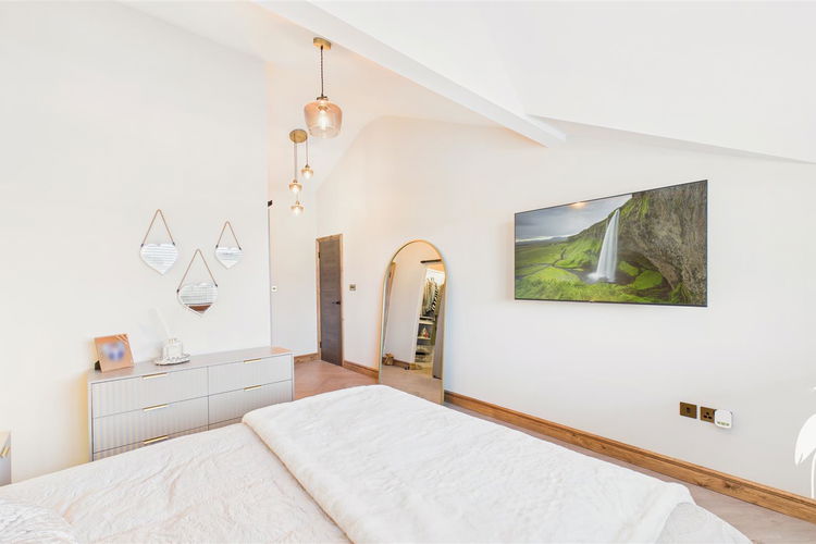 Bedroom 1 - Picture 29 of 53