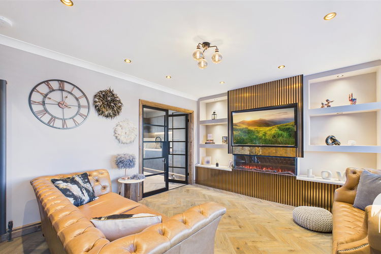 Lounge - Picture 4 of 53