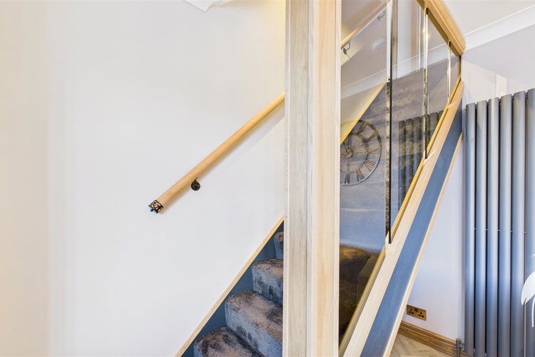 Lounge - Picture 7 of 53