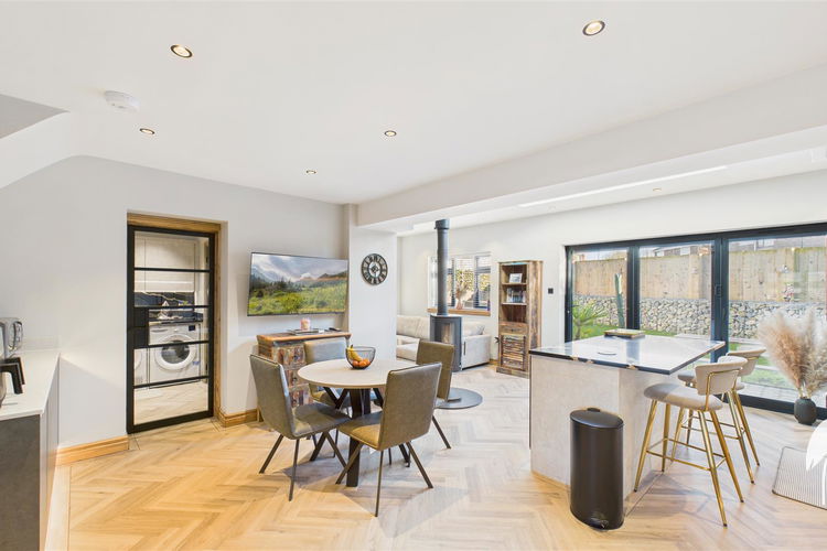 Open Plan Kitchen/Dining/Family Area - Picture 8 of 53