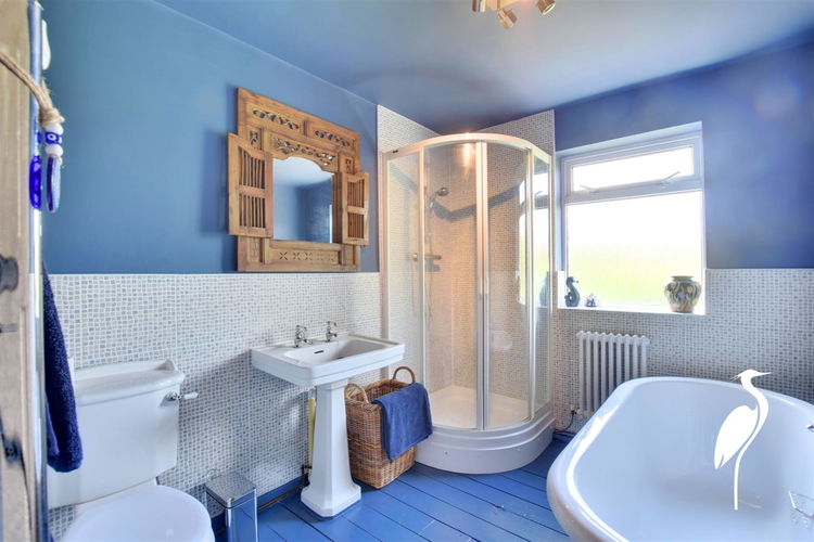 Bathroom - Picture 29 of 35