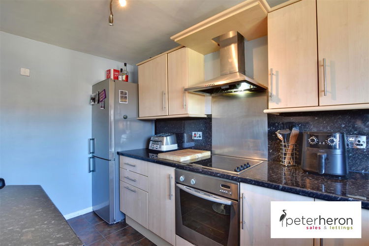 Kitchen - Picture 6 of 12