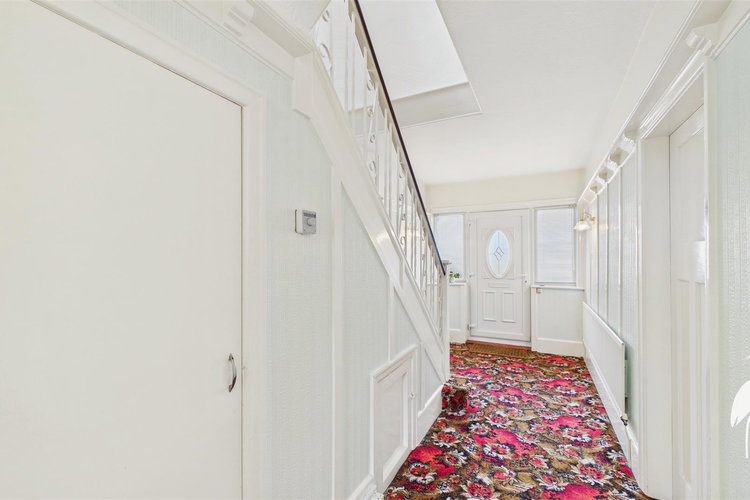 Entrance Hall - Picture 13 of 29