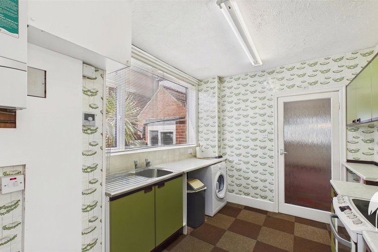 Kitchen - Picture 10 of 29