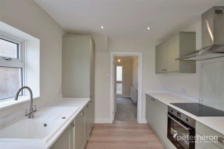 Kitchen - Picture 7 of 14