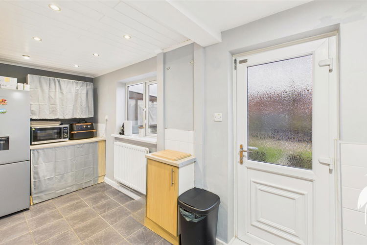 Kitchen - Picture 6 of 15