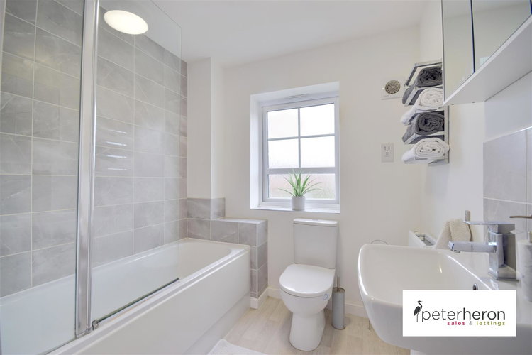 Bathroom - Picture 16 of 18