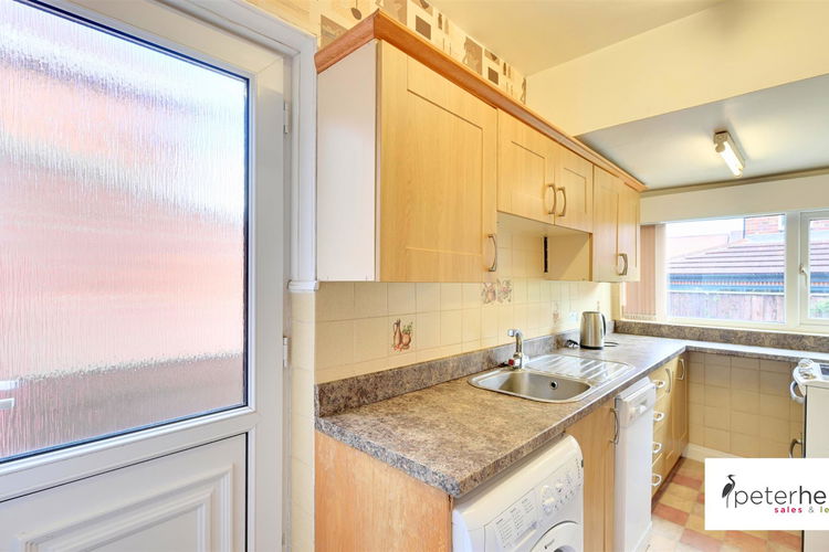 Kitchen - Picture 7 of 19