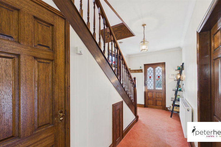 Entrance Hall - Picture 15 of 35