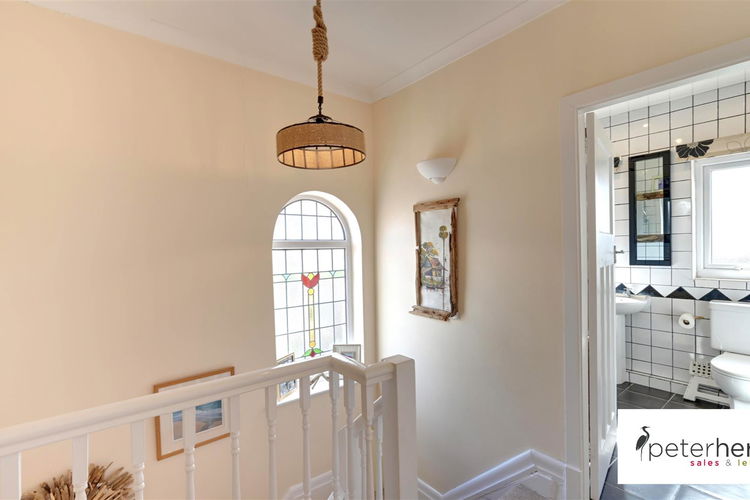 First Floor Landing - Picture 14 of 23
