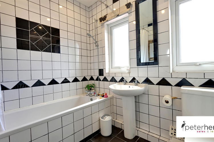 Bathroom - Picture 20 of 23