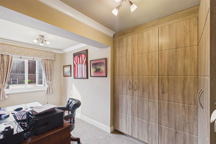 Bedroom 2 - Picture 15 of 21