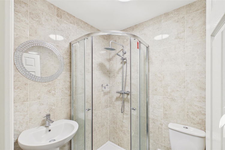 Shower Room - Picture 17 of 21