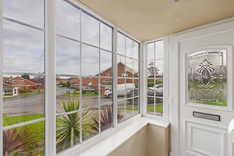 Entrance Porch - Picture 8 of 21