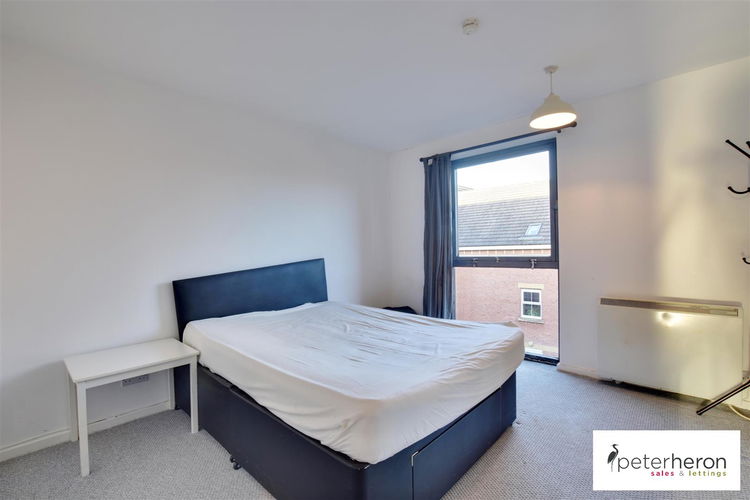 Bedroom - Picture 4 of 6