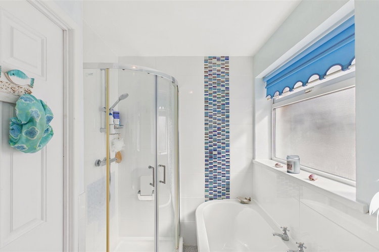 Bathroom - Picture 24 of 29