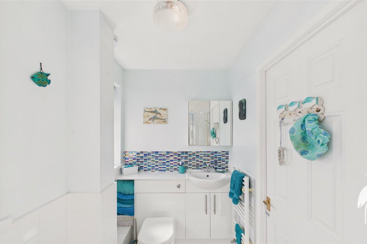 Bathroom - Picture 26 of 29