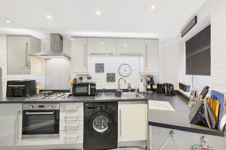 Kitchen - Picture 11 of 19