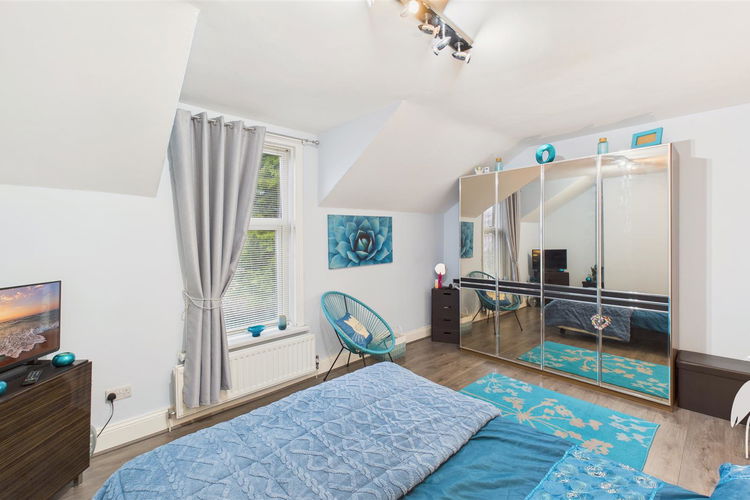 Bedroom 1 - Picture 15 of 19