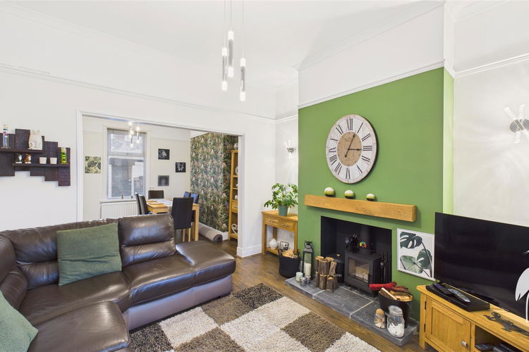 Lounge - Picture 4 of 19