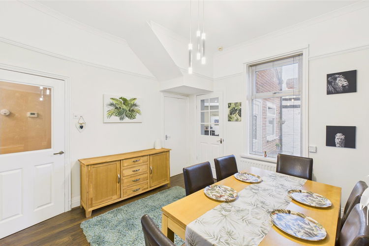 Dining Room - Picture 8 of 19