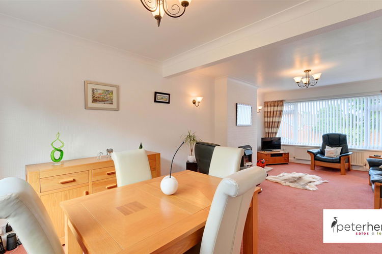 Dining Room - Picture 6 of 26