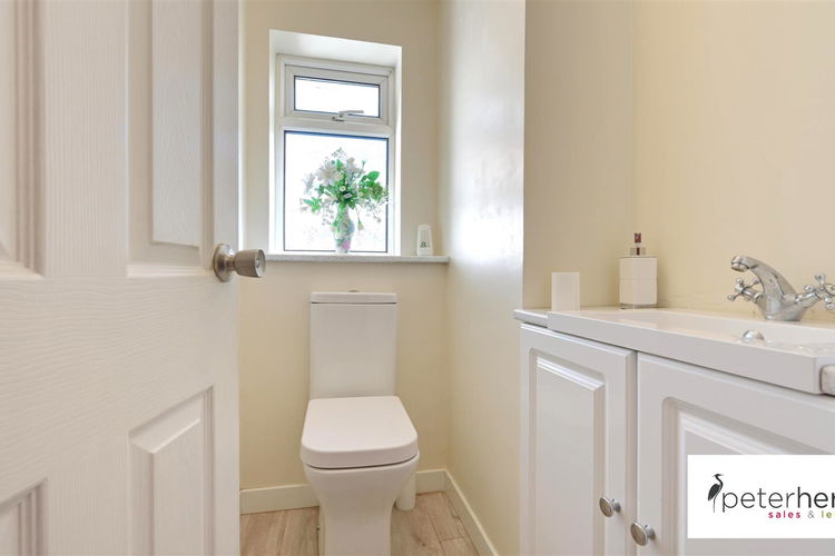 Washroom/WC - Picture 14 of 16
