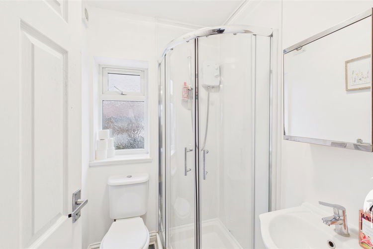 En-Suite Shower Room - Picture 15 of 27