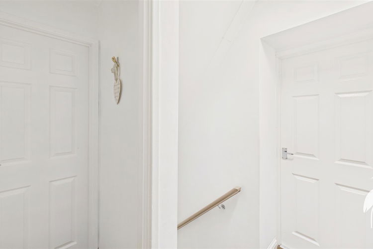 First Floor Landing - Picture 22 of 27