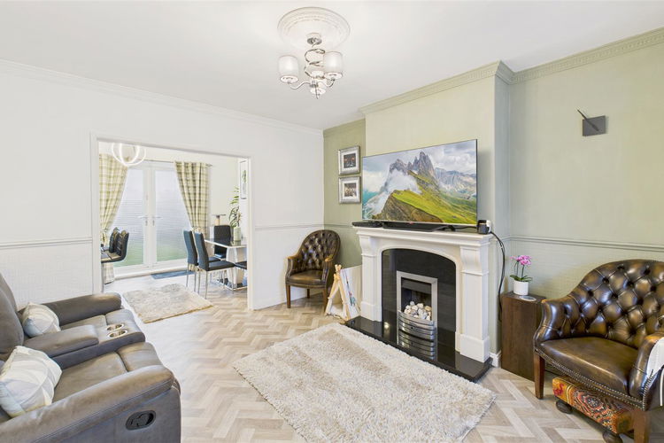 Lounge - Picture 4 of 27