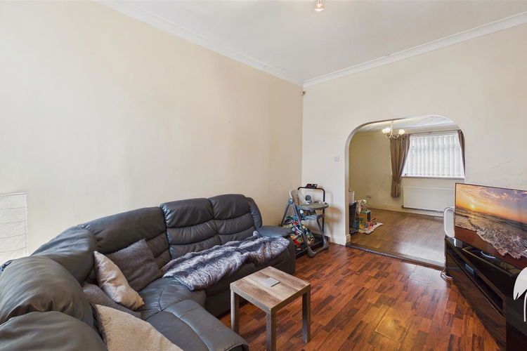 Lounge - Picture 3 of 14