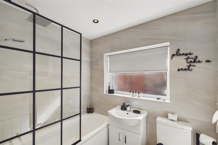 Bathroom - Picture 14 of 18