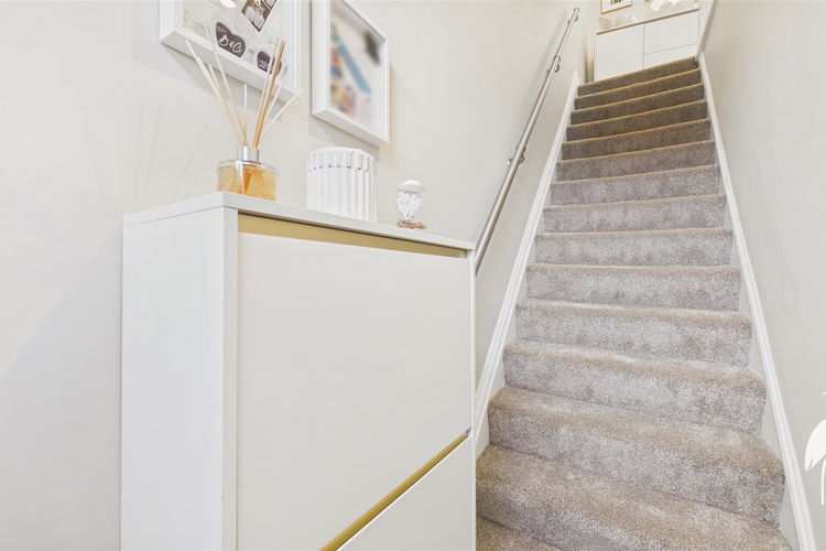 Entrance Lobby - Picture 15 of 18