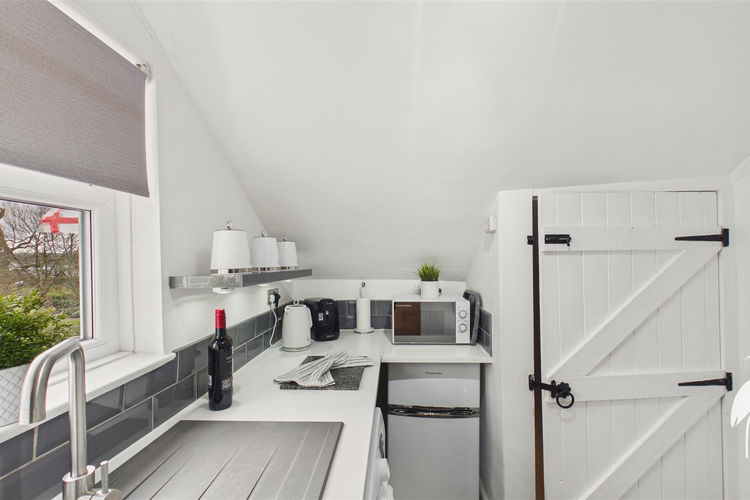 Kitchen - Picture 5 of 18