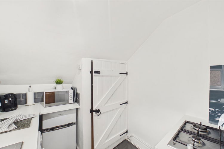 Kitchen - Picture 7 of 18