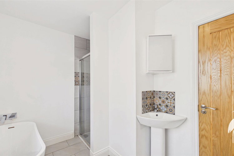 Bathroom - Picture 18 of 24
