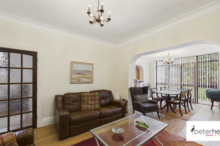 Sitting Room - Picture 8 of 40