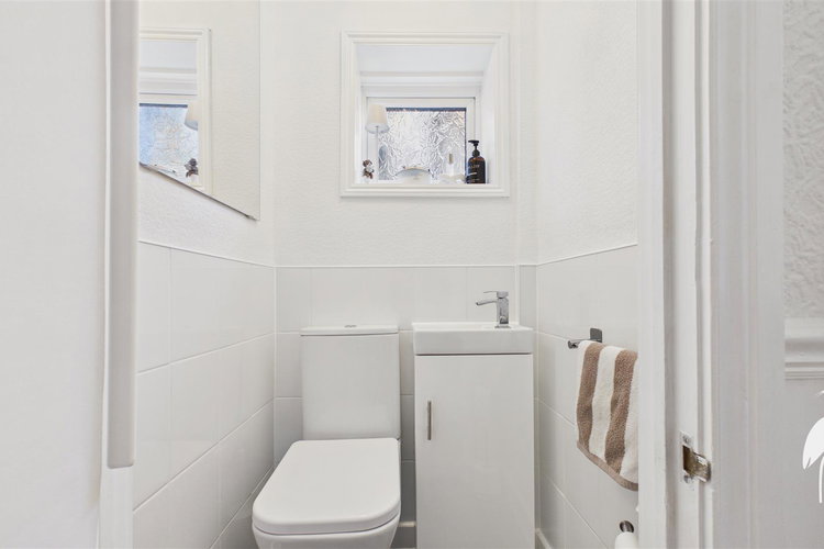 Cloakroom/WC - Picture 13 of 33