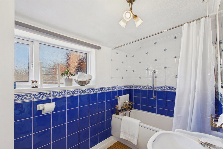 Bathroom - Picture 19 of 33