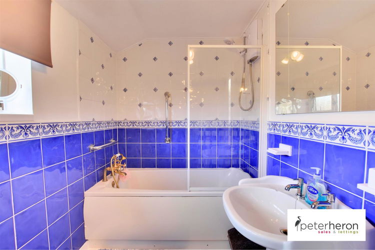 Bathroom - Picture 24 of 29