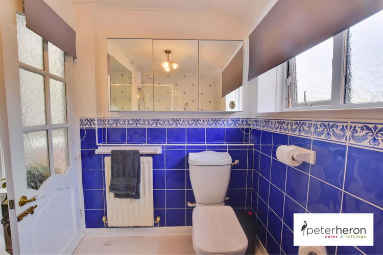 Bathroom - Picture 25 of 29
