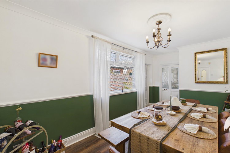 Dining Room - Picture 6 of 33