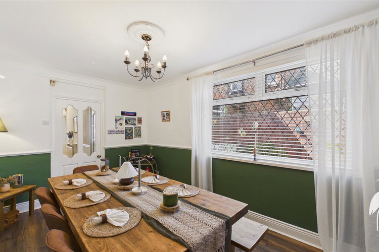 Dining Room - Picture 8 of 33