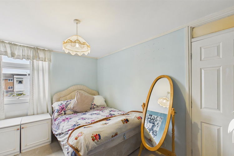 Bedroom 1 - Picture 11 of 19