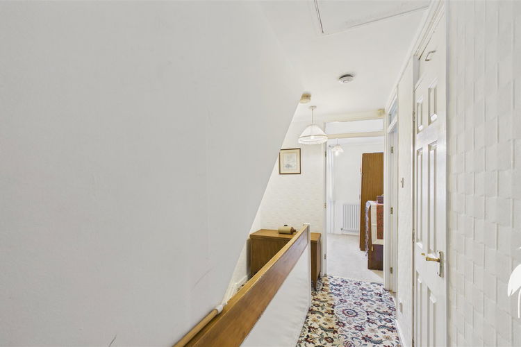 First Floor Landing - Picture 15 of 19